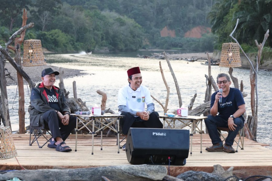 Ini Isi Dialog UAS dan Rocky Gerung di Tanjung Belit Kampar tentang Lingkungan Hidup