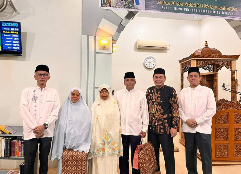 Pimpinan DPRD Pekanbaru Nofrizal Lepas Jamaah Haji di Kelurahan Sekip Limapuluh