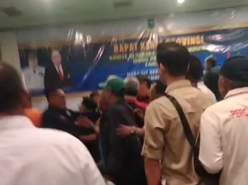 Rakerprov KONI Riau Memanas, Perdebatan TPP Calon Ketua Picu Keributan