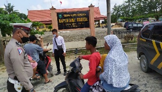 Terjaring Razia Yustisi Polsek Seberida Tindak 11 Warga Pelanggar Prokes