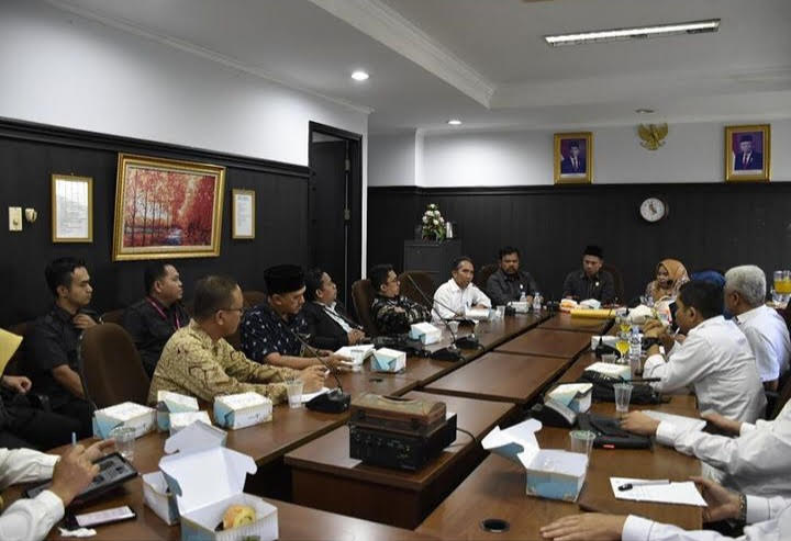 Komisi I DPRD Bersama Bawaslu dan KPU Pekanbaru Hearing Bahas DPT