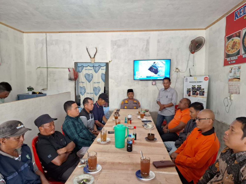 Cooling System, Polsek Siak Sambangi Masyarakat di Desa Kampung Merempan Hulu