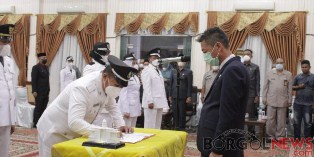 Bupati Rohil Lantik Puluhan Pejabat