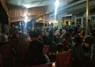 Bertandang ke Kampung Komperensi, Warga Antusias Sambut Andi Putra-Suhardiman Amby