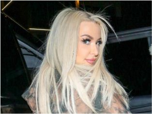 Youtuber Ini Cantik & Sexy Banget! Ia Akan Kirim Foto Hot Gratis Jika Anda Bisa.....