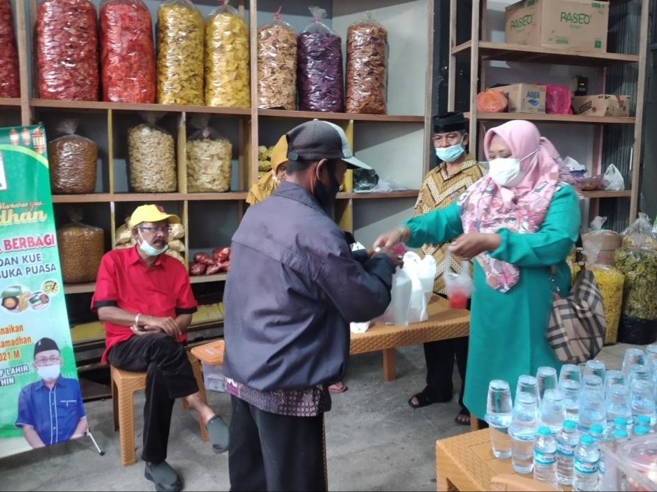 Hari Ketiga Puasa, YVB Kembali Berbagi Takjil