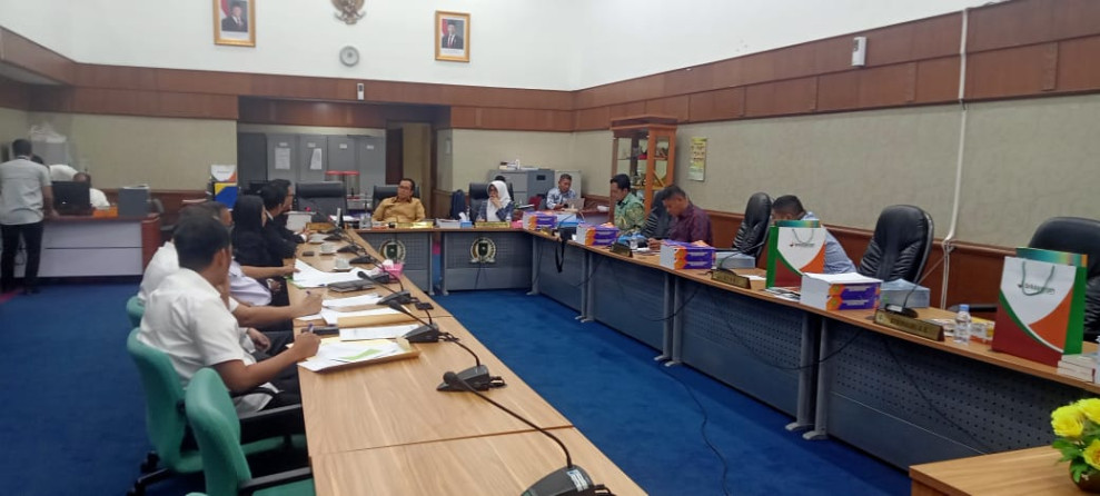 Hearing dengan Hotel Aryaduta, Komisi III DPRD Riau Soroti Kondisi Kamar Bau Apek dan Air Sering Macet