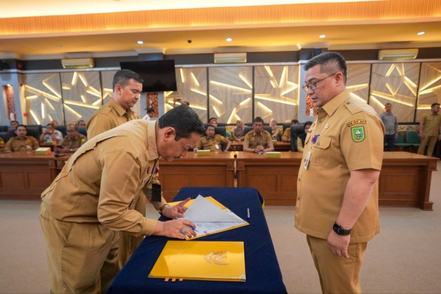 Usai Lantik Eselon II, Pemprov Riau Isi Jabatan Plt, Ini Nama-namanya