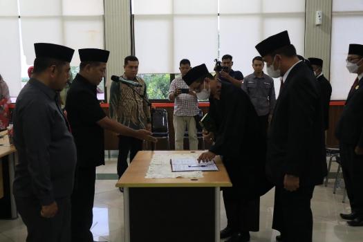 Penghujung Tahun 2022, Sekda Lantik 30 Pejabat Fungsional di Lingkup Pemkab Kuansing