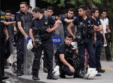 Berada di Balik Kudeta, Turki Skors 13 Ribu Polisi