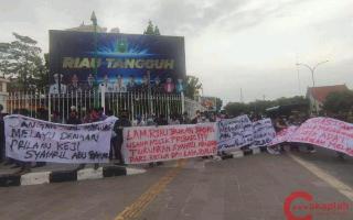 AMPM2 Desak Syahril Abubakar Mundur dari Jabatan Ketua DPH LAM Riau