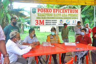 Wabup Husni Tinjau Posko PPKM Level 4 Sungai Apit