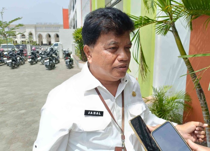 Pemko Pekanbaru Gratiskan Seragam 3 Stel untuk Semua Siswa Baru SD-SMP Negeri