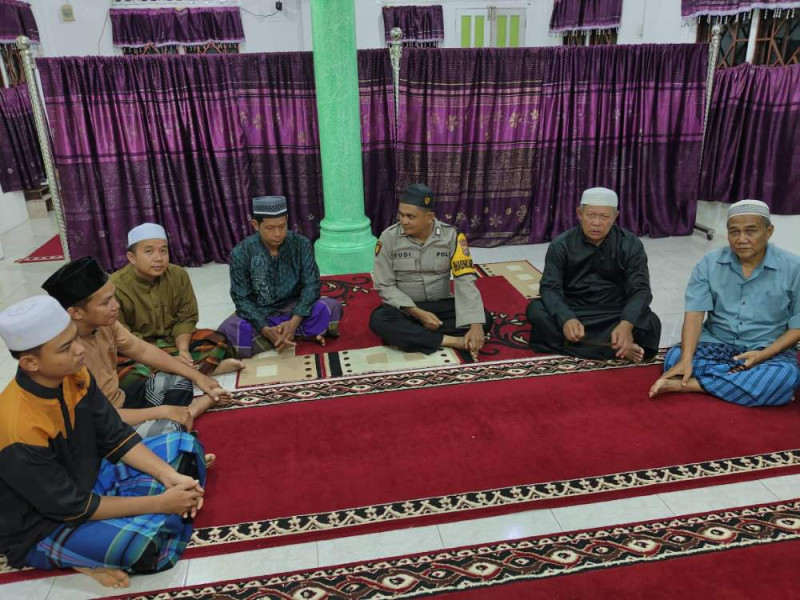 Polsek Tempuling Gelar Sholat Subuh Bersama Masyarakat, Perkuat Persatuan dan Kesatuan Pasca Pilkada