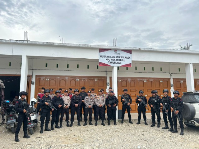 Patroli Sinergitas TNI-Polri, Kapolres Rohul Pastikan Pilkada Serentak 2024 Berjalan Kondusif