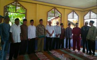 Para Datuk Penghulu Dan Forum Komunikasi Suku Piliang Pangean Gelar Ziarah Kubur