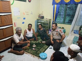 Heboh, Buaya Danau Manduyan Terkam Tangan Nelayan 