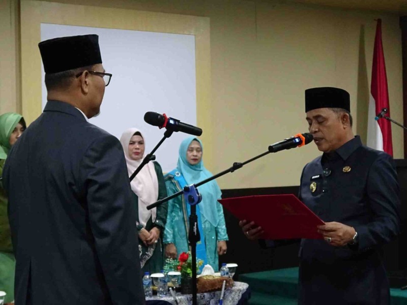 Bupati Herman Lantik Tantawi Jauhari Jadi Sekda Inhil