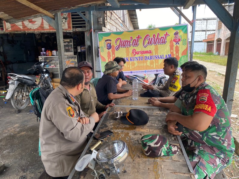 Sambangi Masyarakat Kota Lama, Polsek Kunto Darussalam Ajak Sukseskan Pilkada 2024