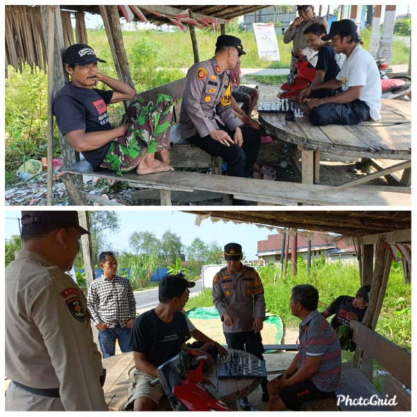 Kapolsek Tembilahan Hulu Hampiri Warga Minta Gunakan Hak Pilih Pilkada 2024