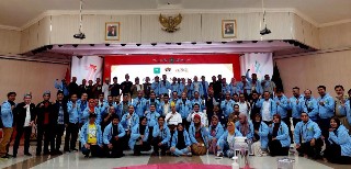 Gubernur Lepas Delegasi Riau ke Puncak Peringatan HPN di Medan