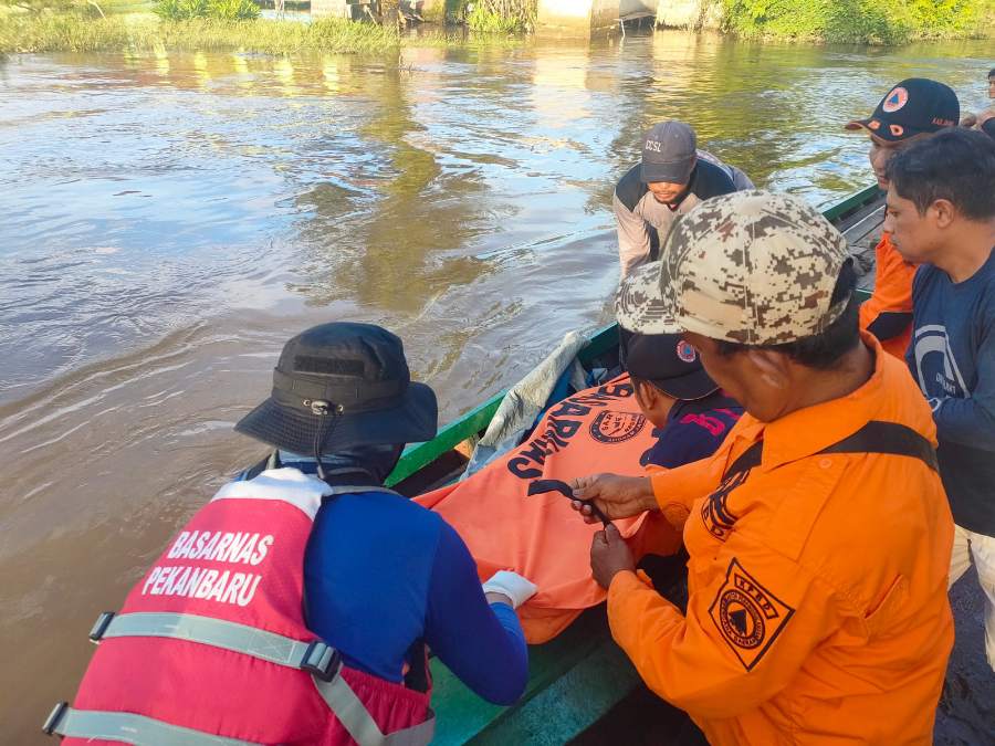 Korban Tersengat Listrik Jatuh ke Sungai di Inhu Ditemukan Meninggal