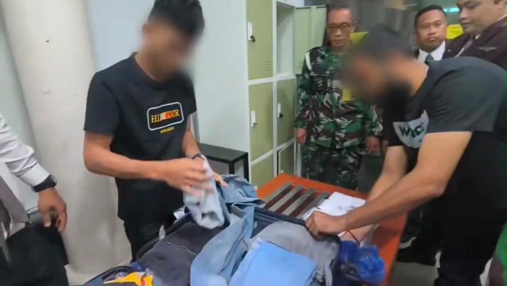 Terselip di Lipatan Celana, 2 Kg Sabu Tujuan Jakarta Digagalkan Avsec dan Ditresnarkoba Polda Riau