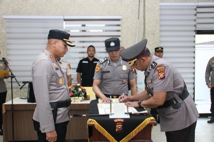Polresta Pekanbaru Gelar Sertijab, Kapolresta Dorong Pejabat Baru Tingkatkan Kinerja