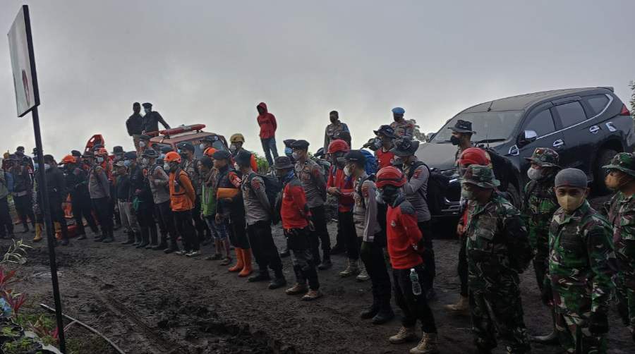 Tim Sar Gabungan Lanjutkan Pencarian 1 Korban Erupsi Gunung Marapi
