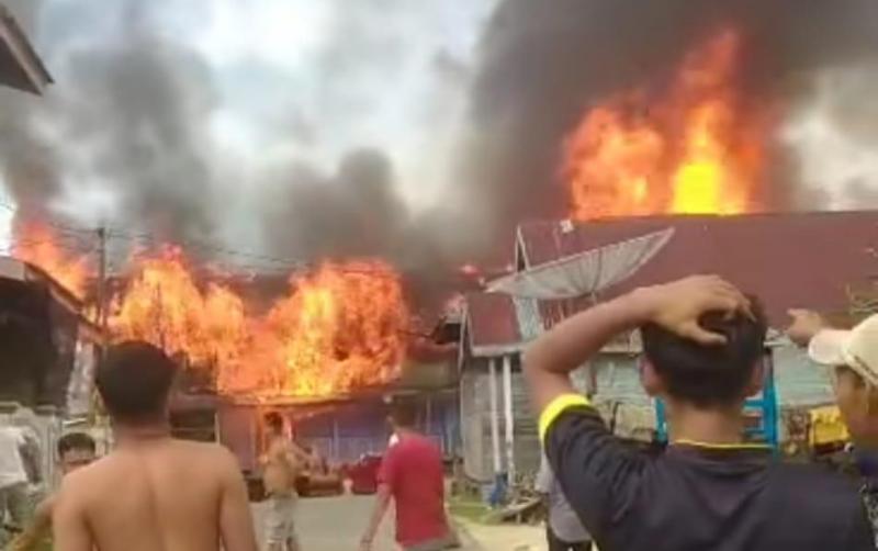 Kerugian Diperkirakan Rp1,5 Miliar, 30 Rumah Warga Pujud Rohil Ludes Dilalap Api