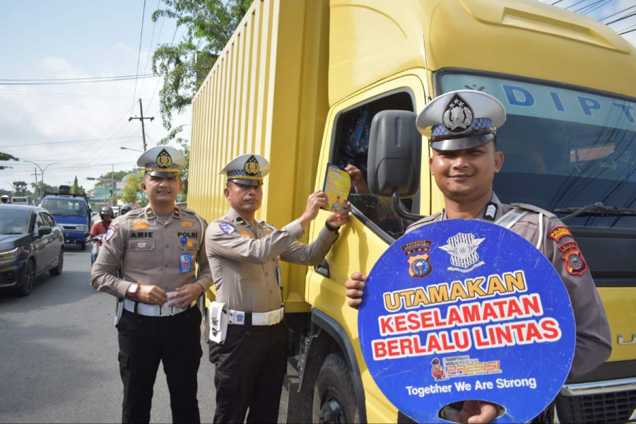 Ops Keselamatan Lancang Kuning, Polisi Turun ke Jalan Ingati Pengendara Tertib Berlalu Lintas
