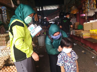 PKB Riau & Organisasi Sayap Partai Hari Ini Tampak Membagikan Masker di Jalanan
