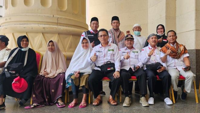 Sambangi Kloter BTH 02 dan 04 di Hotel Meezab Al Sabiq 2 Mekkah, Kakanwil Kemenag Riau Beri Motivasi Jamaah
