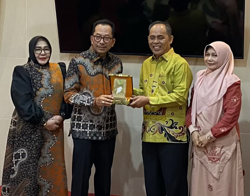 Kunker ke Inhil, Kajati Riau Dijamu Bupati Herman di Rumdis