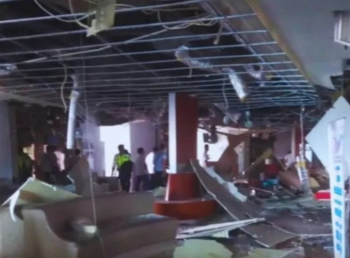 Ruang Tunggu RS Semen Padang Meledak