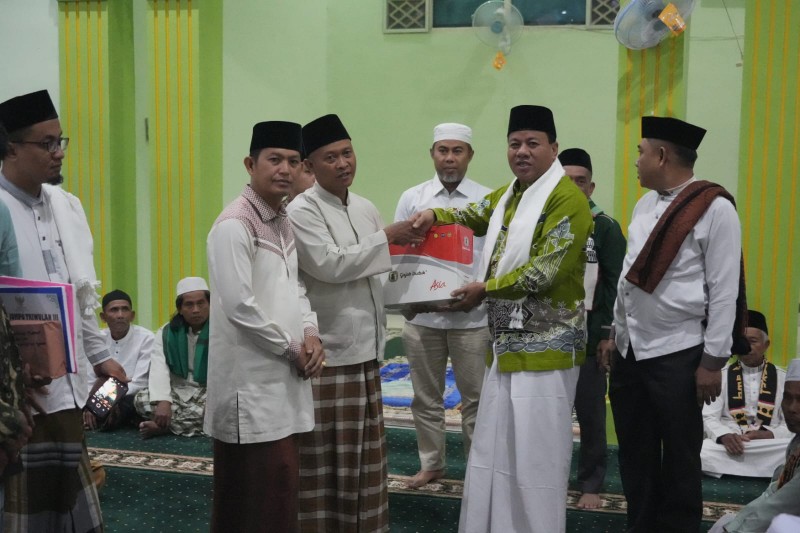 Hadiri Subuh Berkah di Kelurahan Beringin Jaya, Bupati  Umrohkan Imam Masjid, dan Bantu RLH Ghorim