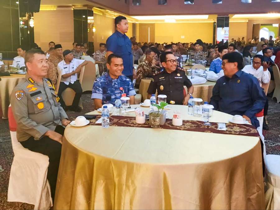 Kajati Riau Hadiri Seminar Sosialisasi Pembinaan Ideologi Pancasila