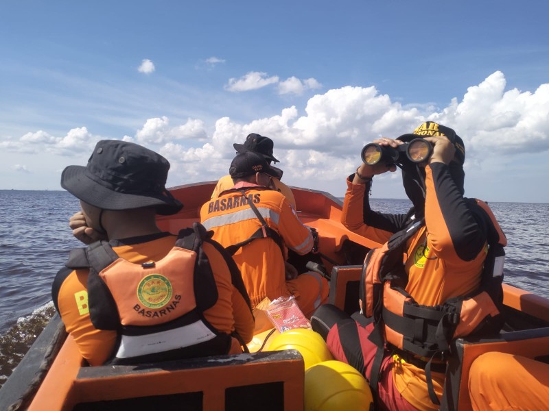 ABK Hilang DTerjatuh di Selat Rupat Dumai, Tim SAR Gabungan Lakukan Pencarian Intensif