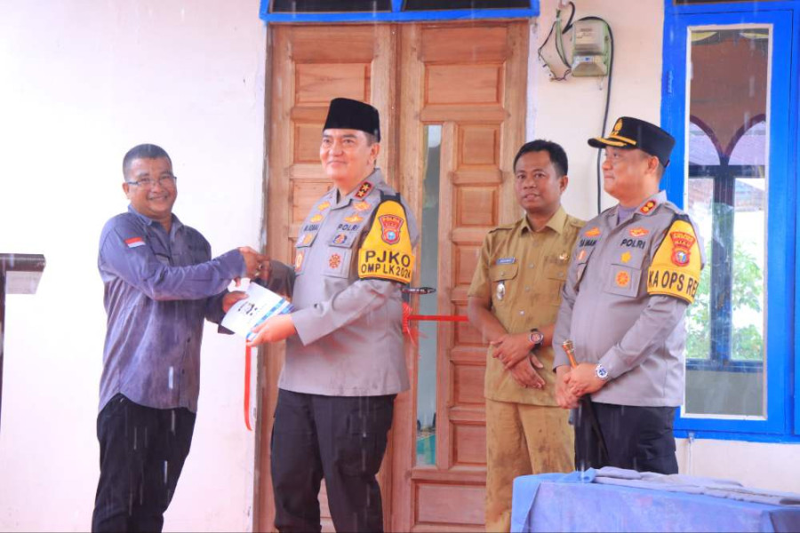 Resmikan Musholla Al-Muawwanah di Bagan Siapi-api Rohil, Kapolda Riau Beri Infaq Rp50 Juta