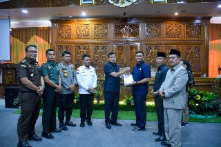 Paripurna DPRD Kuansing Sampaikan Nota Pengantar RAPBD 2023, Plt Bupati Minta Kedepankan Kebersamaan