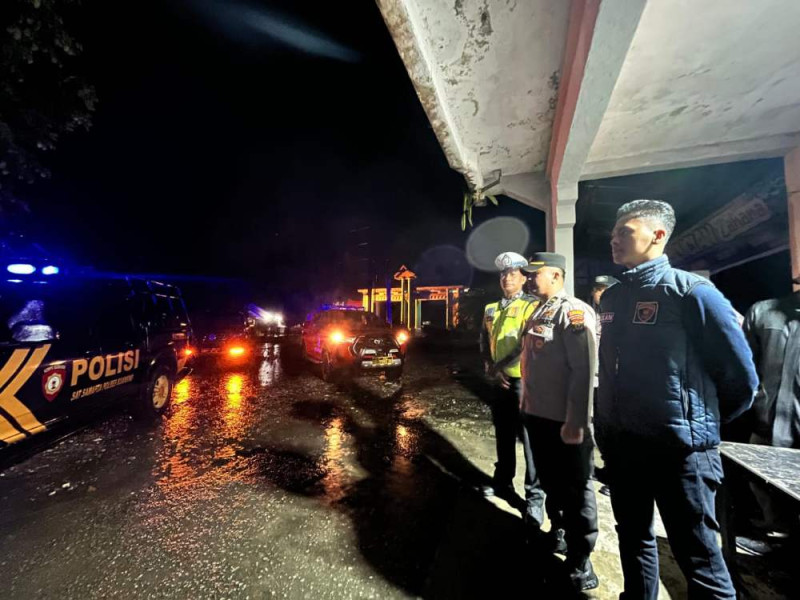 Sat Samapta Polres Kuansing Gelar Patroli Blue Light Pada Hari Tenang Pilkada Dalam Rangka OMP LK 2024