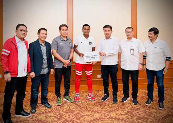 Juarai Piala AFF U-16, Segini Guyuran Bonus Diterima Iqbal Gwijangge dkk