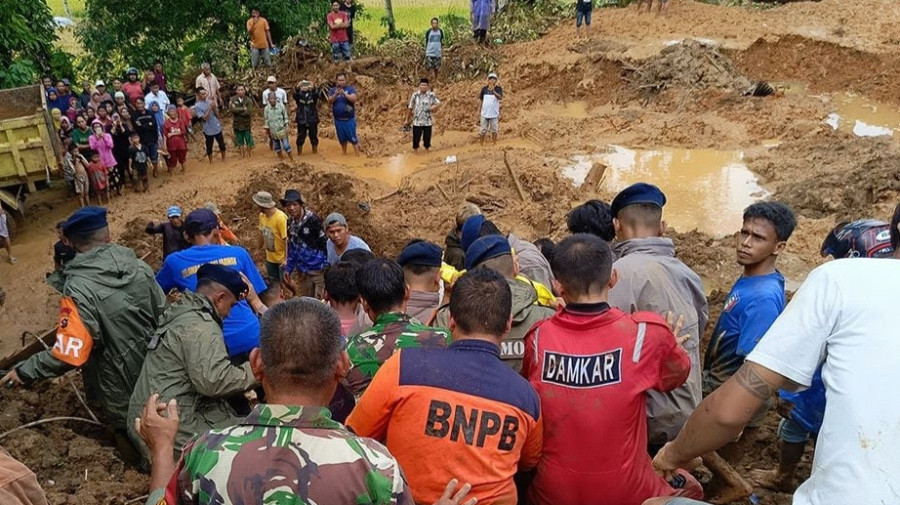 Banjir dan Tanah Longsor Terjang Padang Pariaman, 3 Orang Tewas