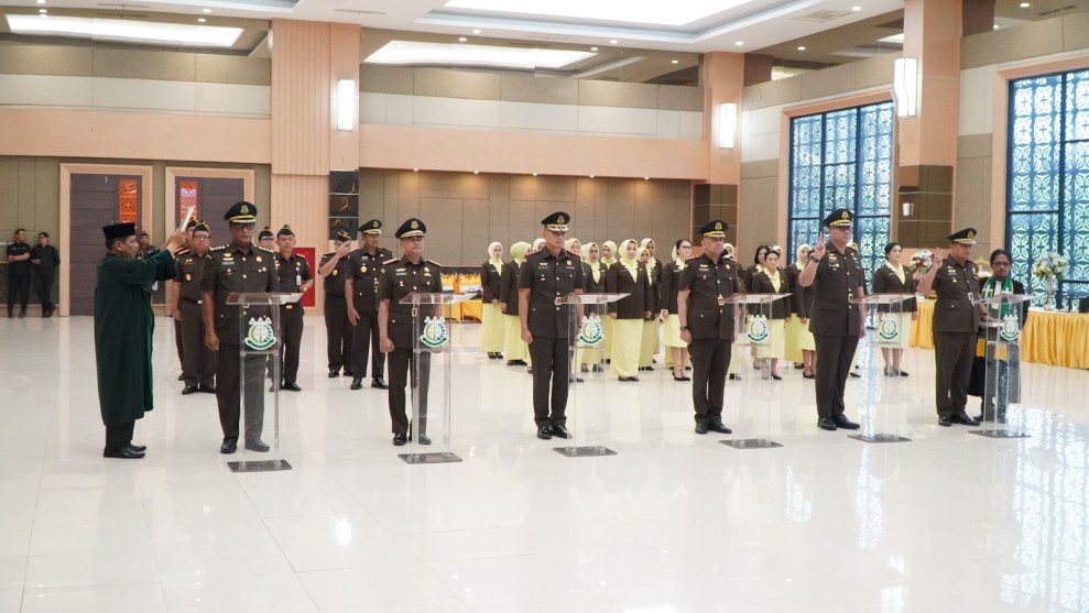 Lantik 5 Pejabat, Kajati Minta Kerja Profesional