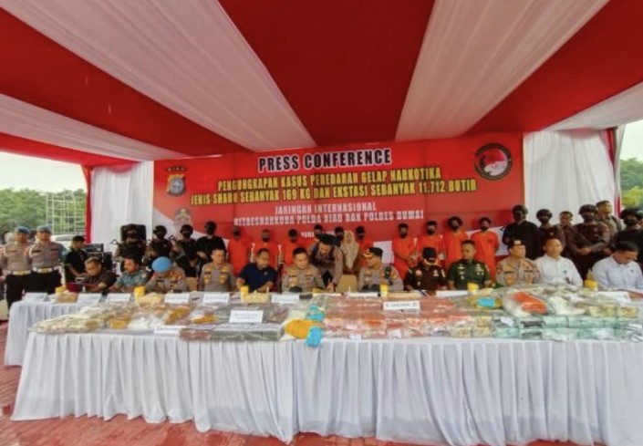 Riau Darurat Narkoba! Dari 8 Kasus, Polisi Amankan 169 Kg Sabu dan 11.717 Butir Pil Ekstasi