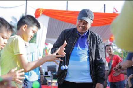 Buka Turnamen Lato-Lato di Minas, Bupati Alfedri Sebut Mainkan Lato-Lato Ternyata Sulit