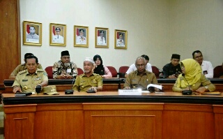 Untuk Kelancaran, Pjs Bupati Inhil Minta OPD Terkait Permudah Legalisir Persyaratan Petugas KPPS
