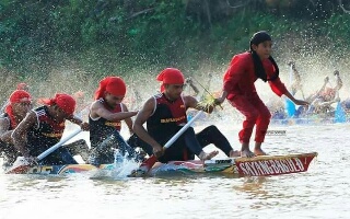 Dibuka Hendrizal, 23 Sampan Besar Berlaga Di Inhu