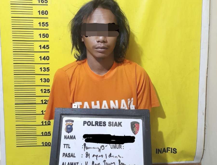 Apes! Lagi Asyik Genjot Gadis Dibawah Umur di Rumah Kosong, Tiba-tiba Digerebek Warga