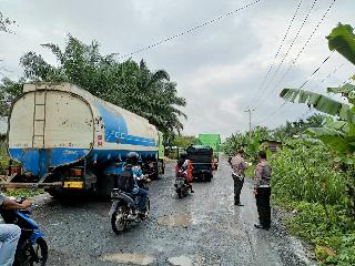 Jalan Lintas Rengat-Tembilahan Makan Korban, Pengendara Motor Tewas di Jalan Sempit